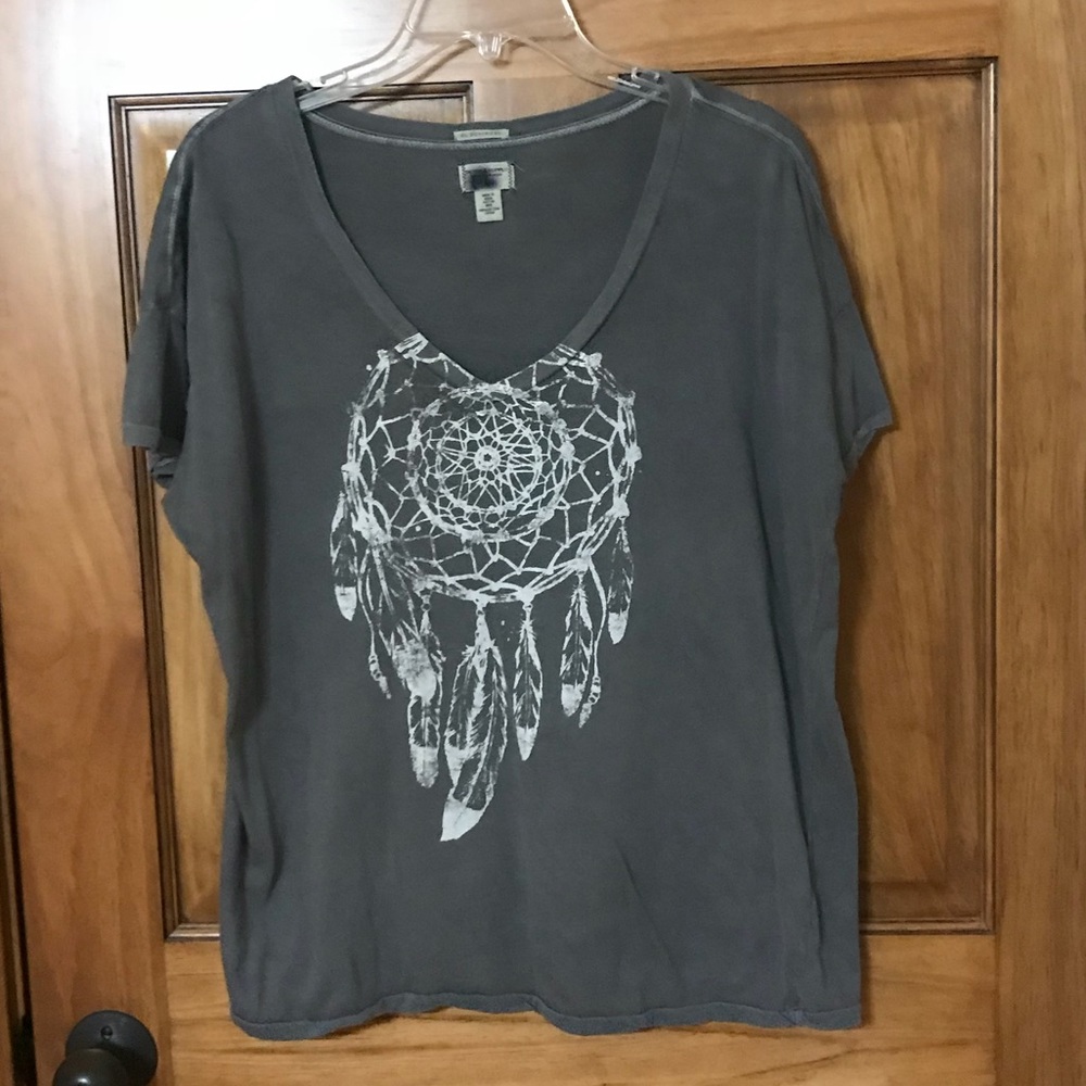 Grey graphic tee